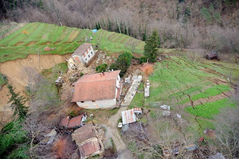 Scopri di più sull'articolo Questa mattina ho visitato le zone della Valle del Serchio…