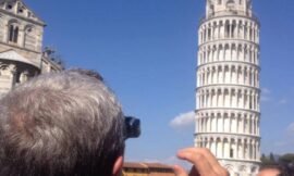 Con gli #ARtGlass in giro per piazza dei Miracoli a #Pisa.…